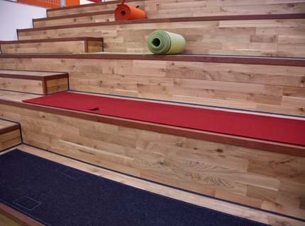 Filt sæde udrullet på trappe